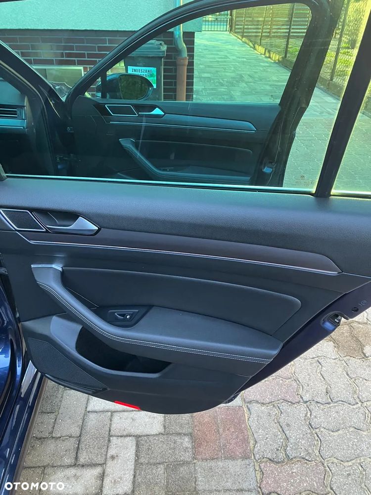 Volkswagen Passat - 20