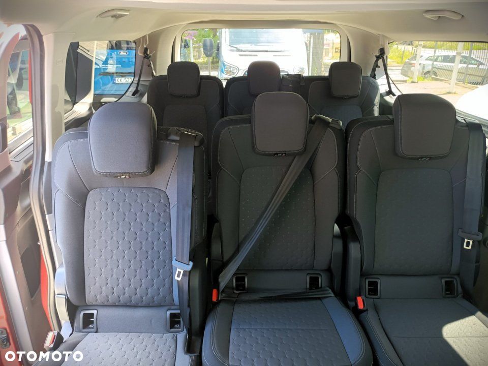 Ford Tourneo Custom - 11