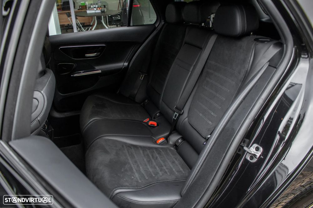 Mercedes-Benz C 300 e AMG Line - 29