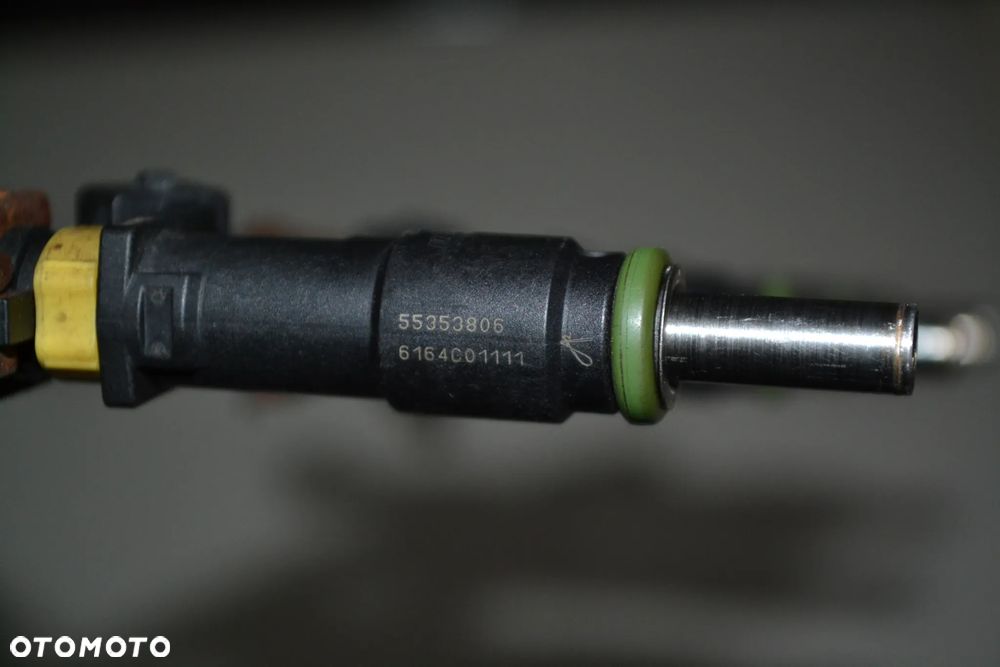 OPEL ASTRA H ZAFIRA B VECTRA C 1,8 B LISTWA WTRYSKOWA WTRYSKI 55353806 - 3