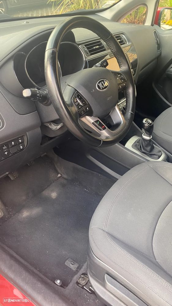 Kia Rio - 7
