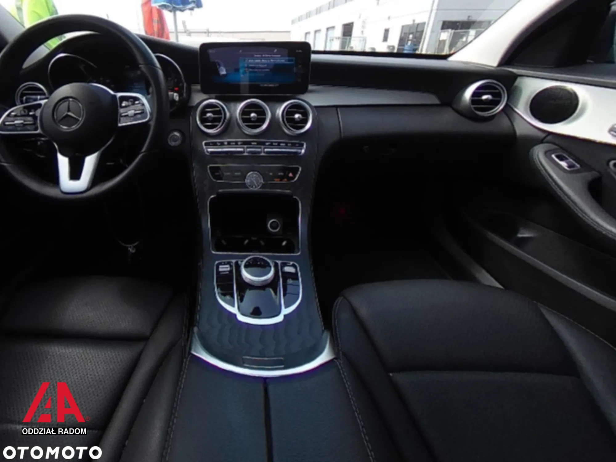 Mercedes-Benz Klasa C 300 9G-TRONIC - 13