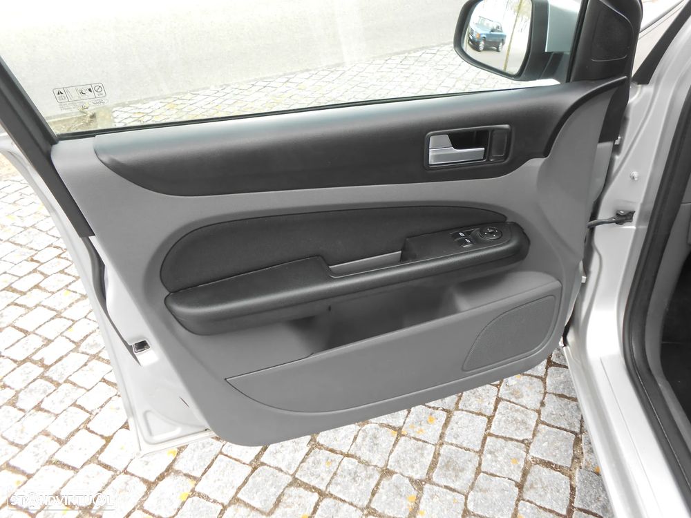 Ford Focus 1.6 TDCi ECOnetic - 9