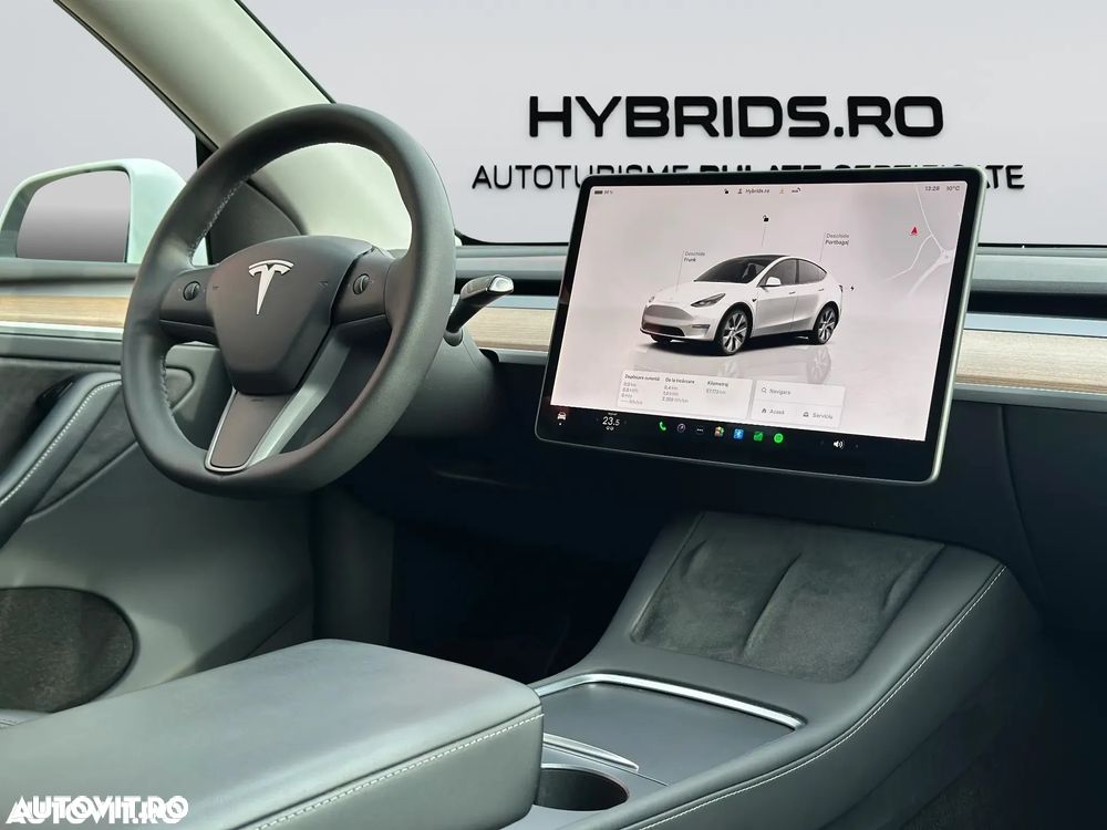 Tesla Model Y - 9
