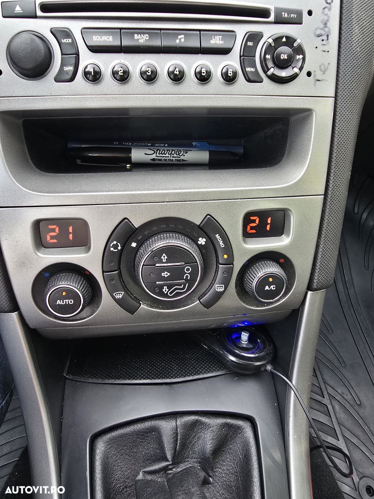 Peugeot 308 1.6HDi Confort Pack - 10