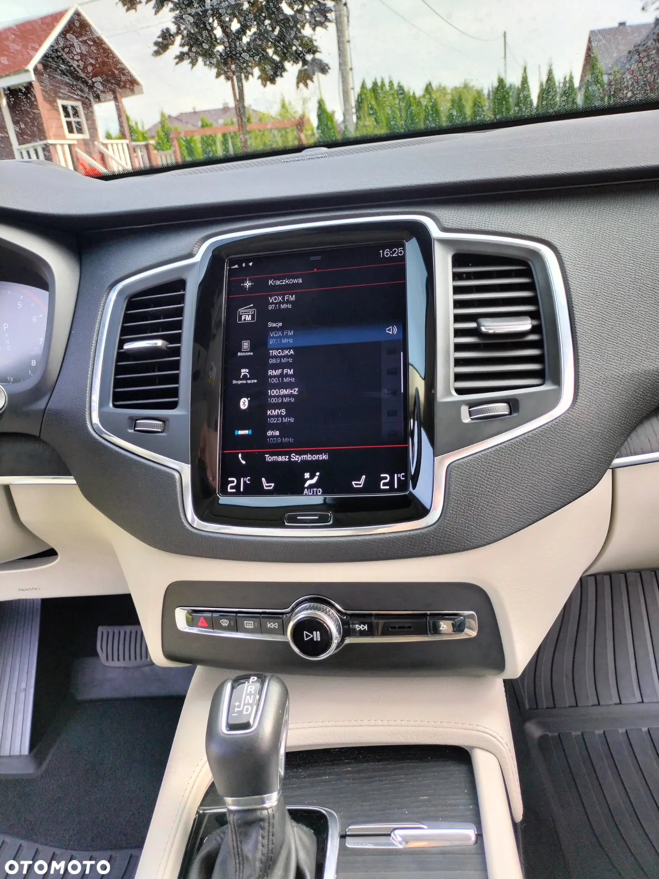 Volvo XC 90 T5 AWD Geartronic Momentum Pro - 24
