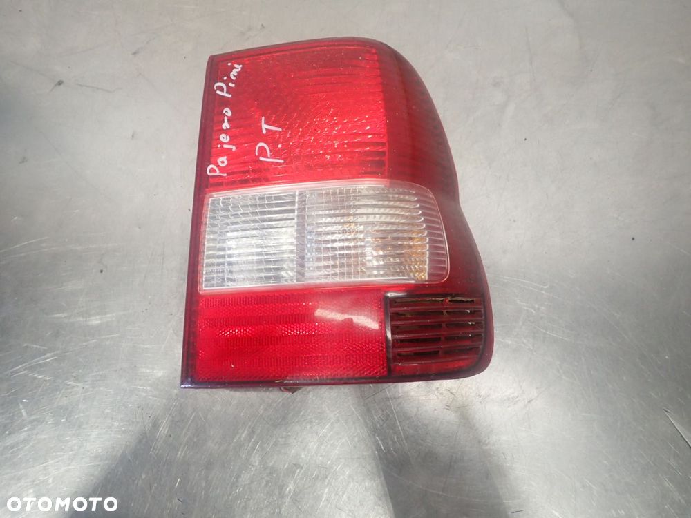 LAMPA PRAWA TYLNA MITSUBISHI PAJERO PININ - 1