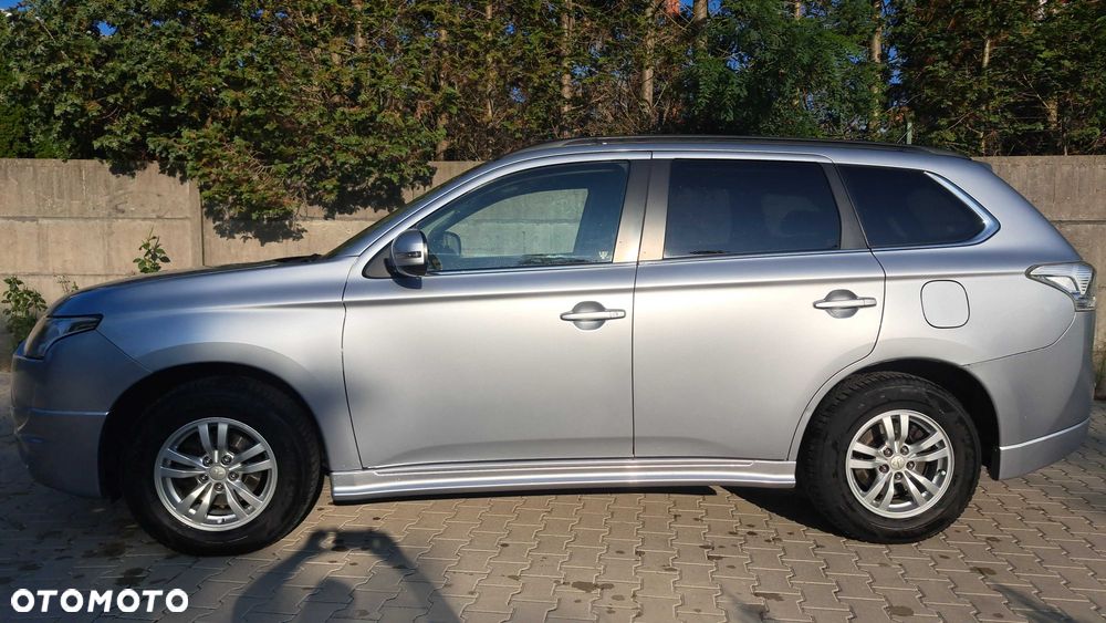Mitsubishi Outlander - 3