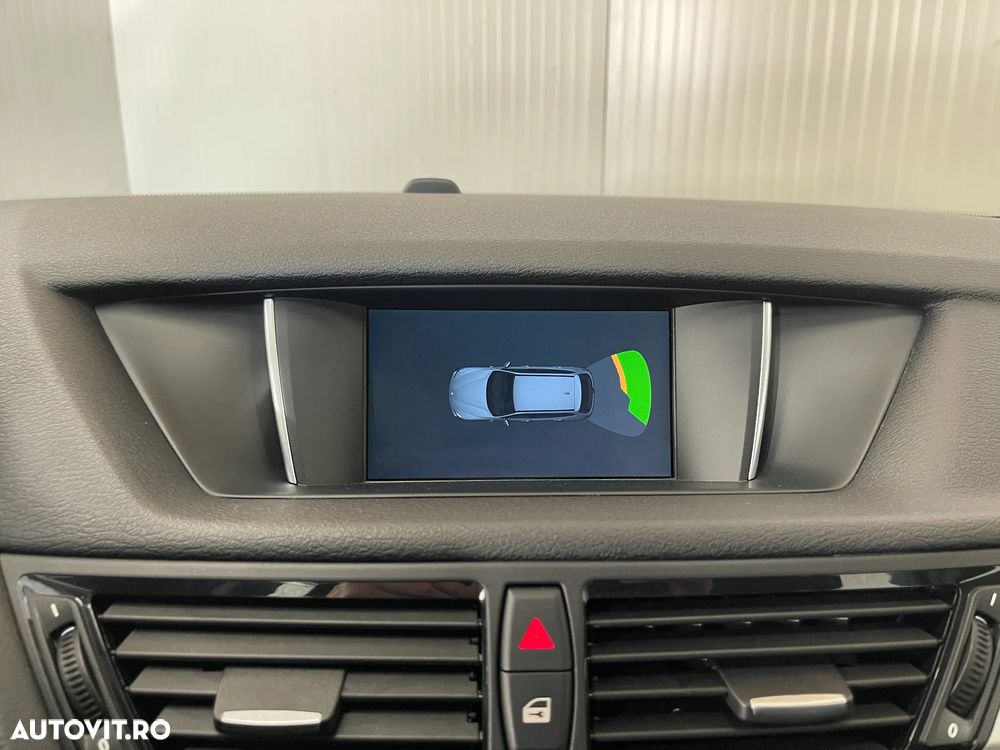 BMW X1 sDrive18d - 12