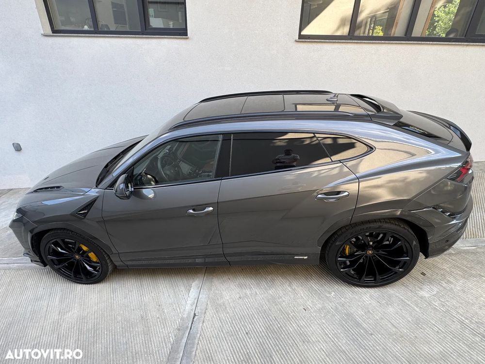 Lamborghini URUS - 24