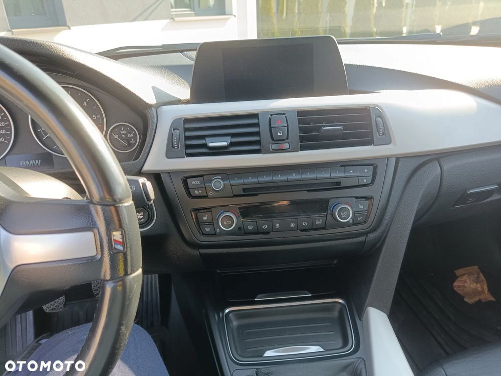 BMW Seria 3 320d DPF - 13