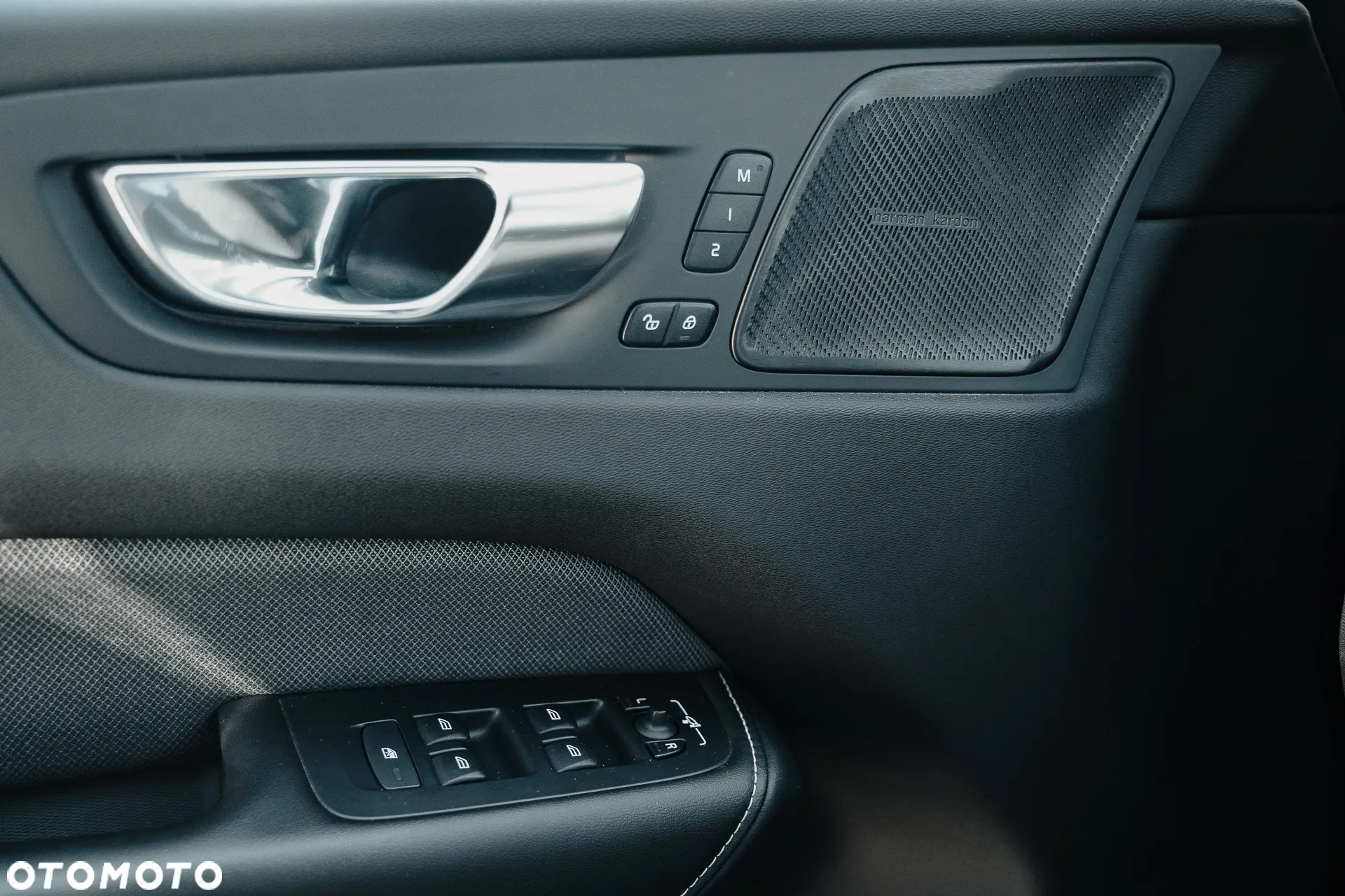 Volvo XC 60 T6 AWD Recharge Geartronic RDesign - 16