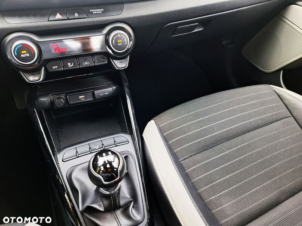 Kia Stonic 1.2 L - 19