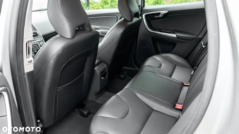 Volvo XC 60 D4 AWD Summum - 26