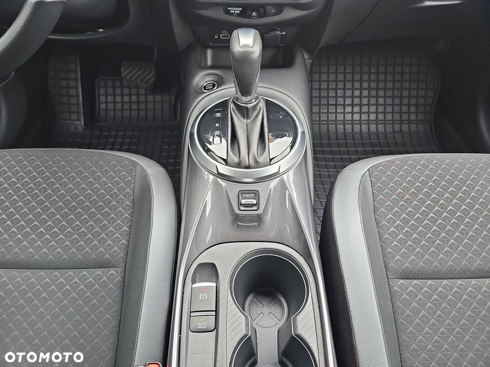 Nissan Juke 1.0 DIG-T N-Connecta DCT - 32