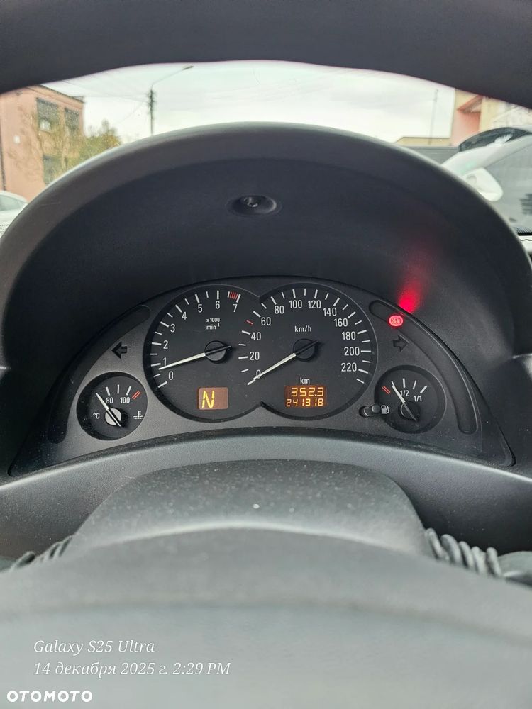 Opel Corsa 1.2 16V Comfort Easytronic - 13