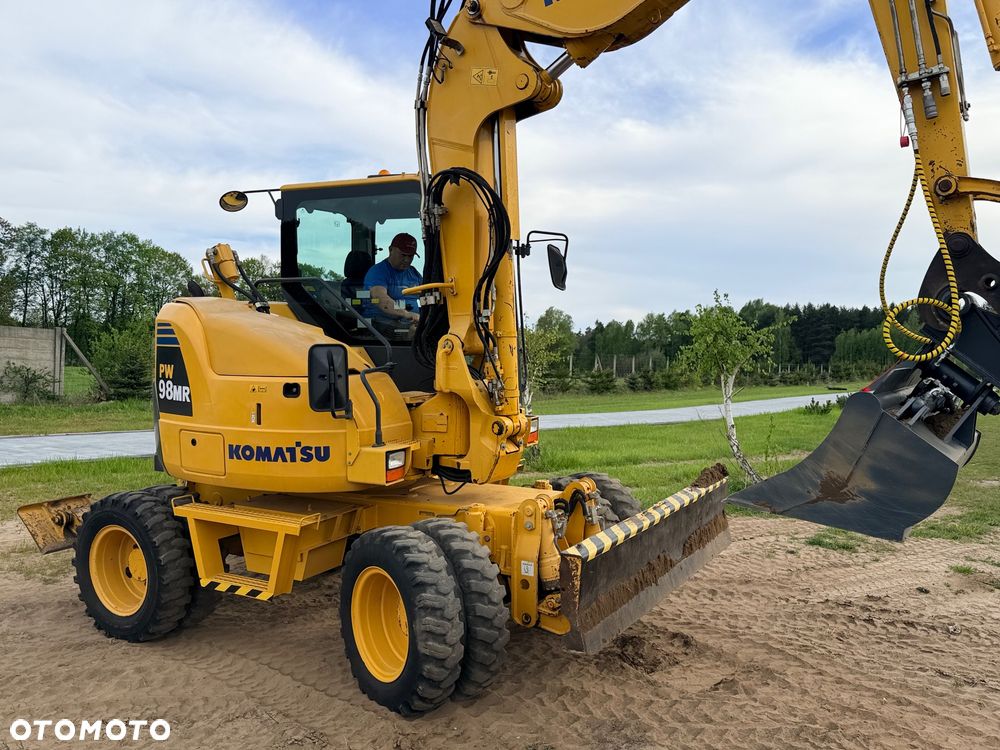 Komatsu 4x4x4 ramię łamane Koparka kołowa KOMATSU  PW98MR-8 10ton 4x4x4 ośki skrętne Ramię 3x łamane BEZ DPF i ADBLUE 4 cyl dodatkowe wyjścia hydr Pług Podpory 2012 szybka zwinna Prosto z importu 1 właściciel Cat TEREX Liebherr Wacker Pw 98 Mr 8 11 - 16