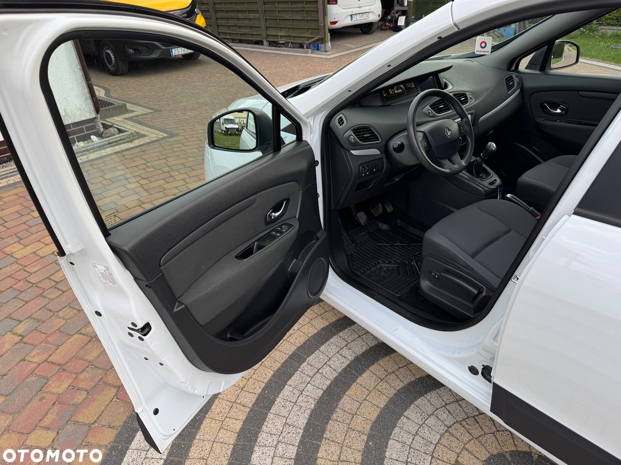 Renault Scenic - 28