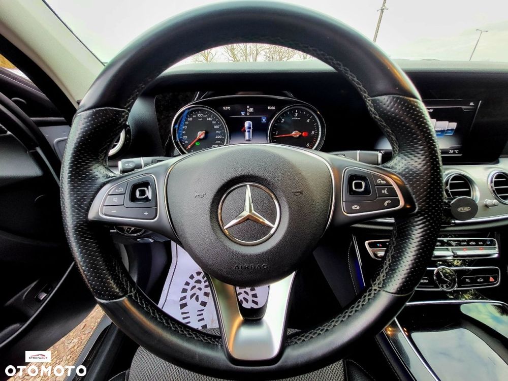 Mercedes-Benz Klasa E - 24