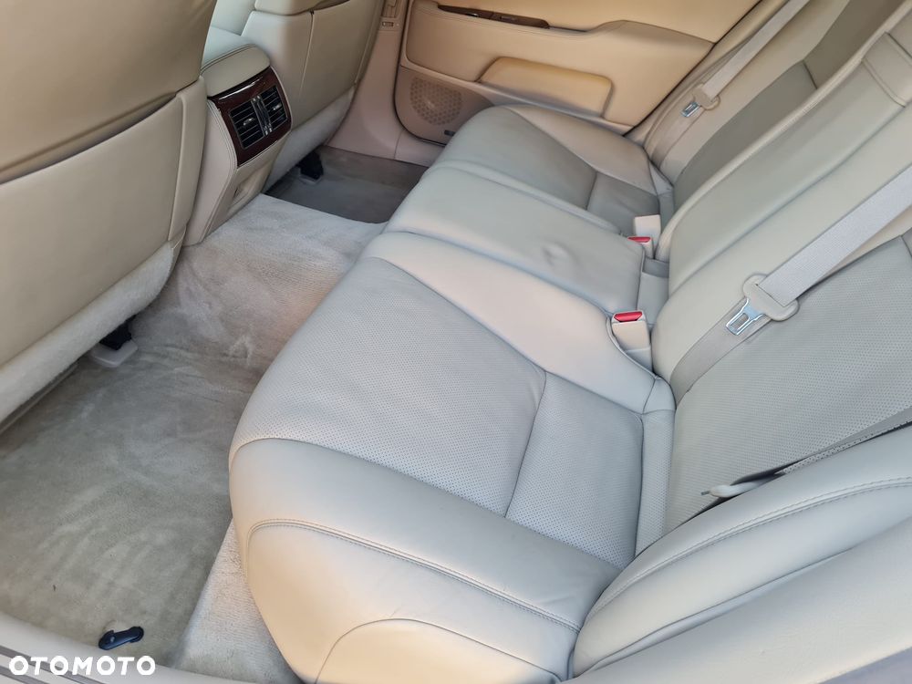 Lexus LS - 11
