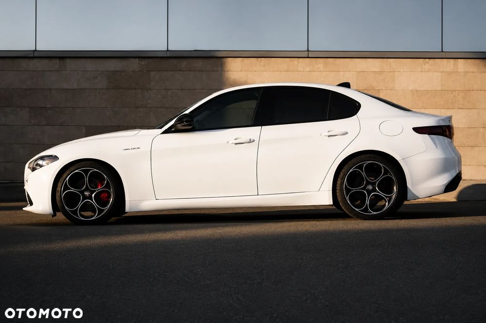 Alfa Romeo Giulia 2.0 Turbo 16V AT8-Q4 Ti - 5