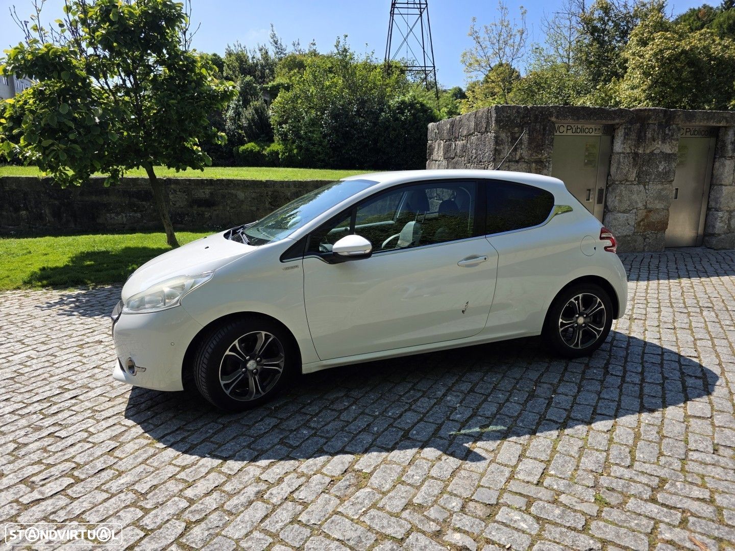 Peugeot 208 1.6 e-HDi Ice Velvet - 1
