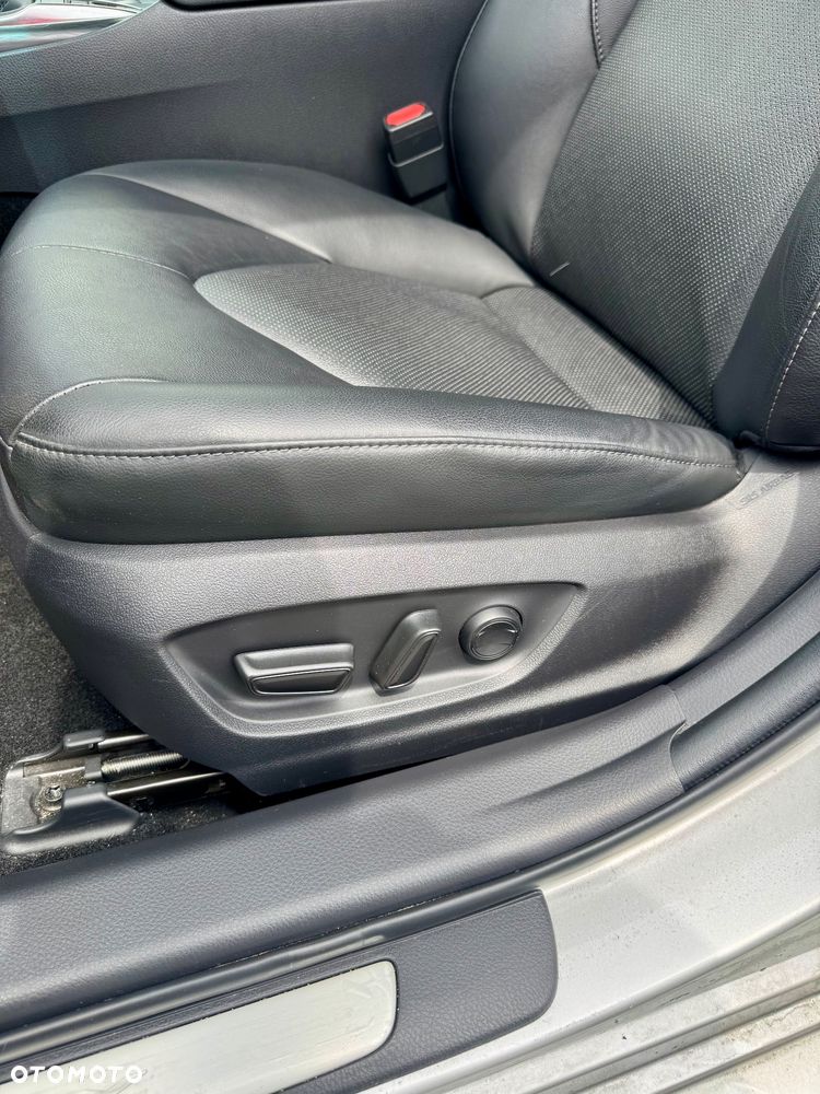 Toyota Camry 2.5 Hybrid Dynamic Force Executive e-CVT - 17