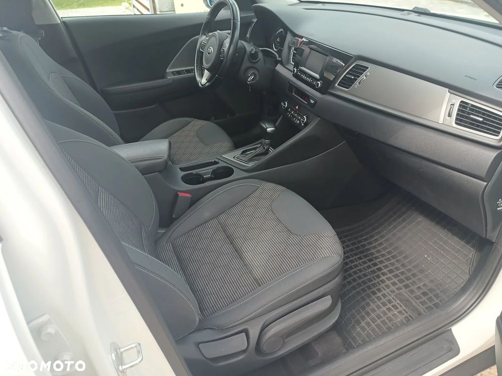 Kia Niro 1.6 GDI Hybrid M - 25