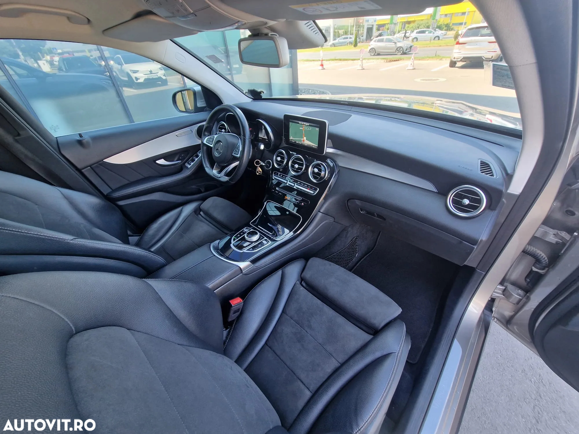 Mercedes-Benz GLC 250 4Matic 9G-TRONIC Exclusive - 11