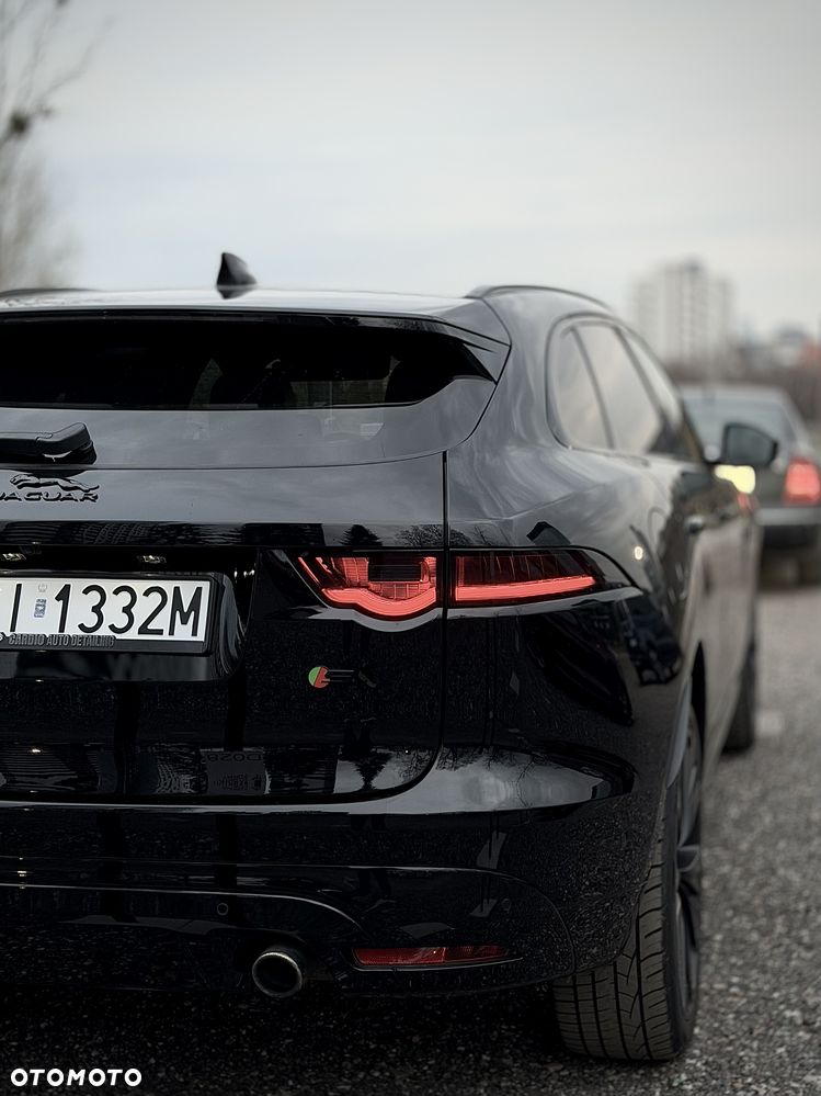 Jaguar F-Pace 3.0 V6 AWD S - 29