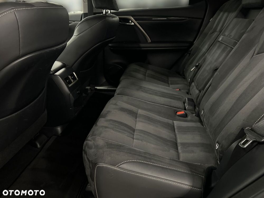 Lexus RX - 12