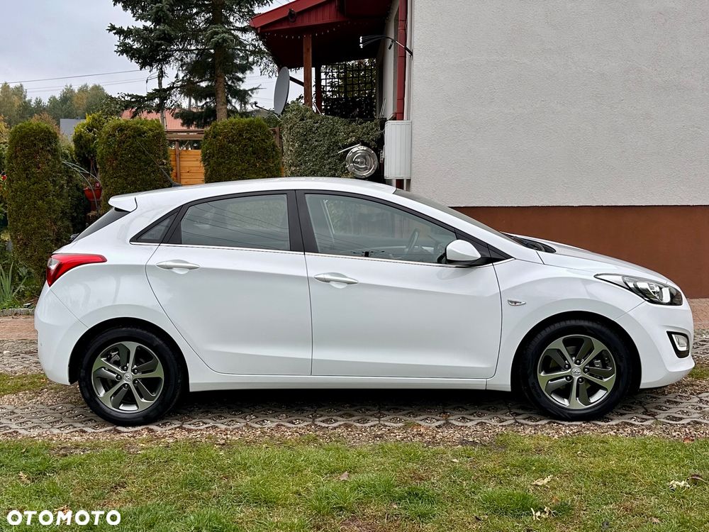 Hyundai i30 1.4 YES - 10
