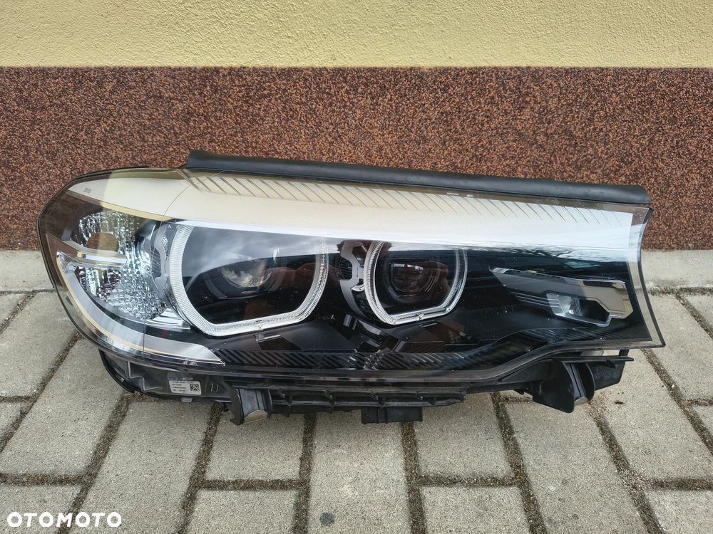 lampa przednia przód prawa bmw 5 g30 G31 FULL LED