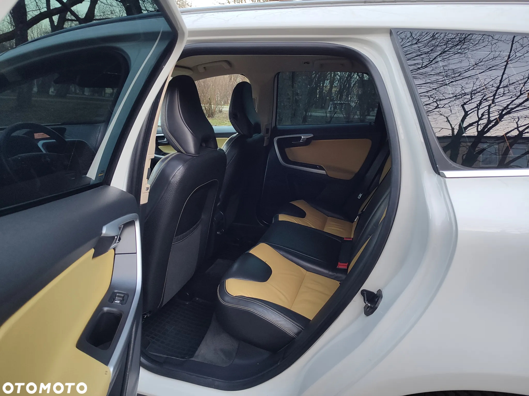 Volvo XC 60 2.4D AWD Summum - 22