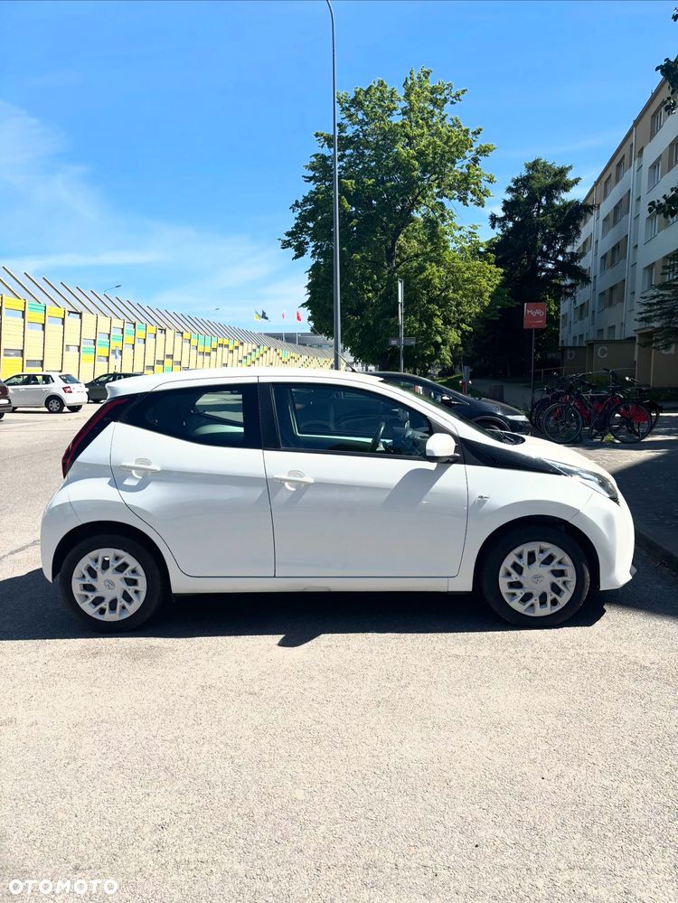 Toyota Aygo x-play - 3