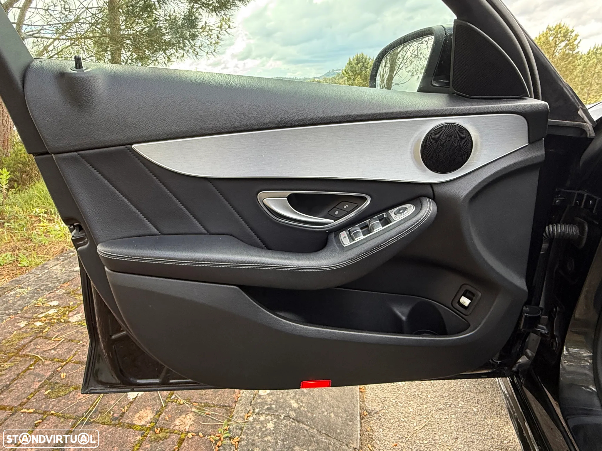 Mercedes-Benz C 300 h AMG Line - 18