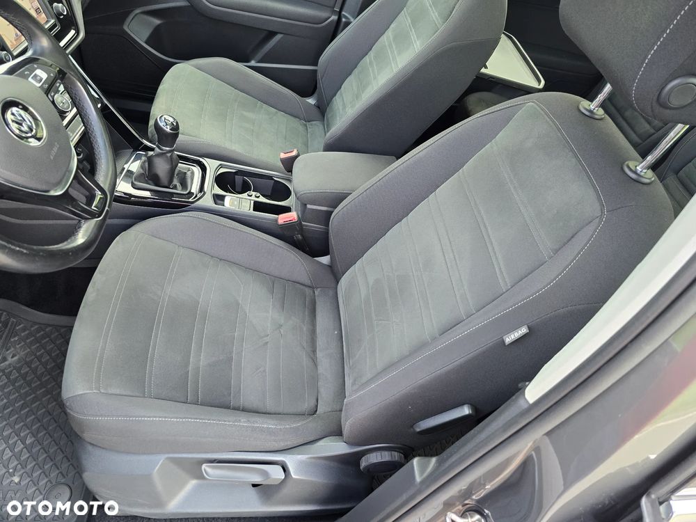 Volkswagen Touran 2.0 TDI SCR Highline - 22