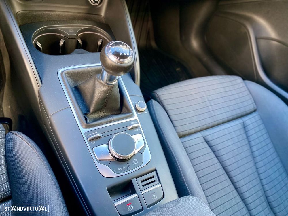 Audi A3 Limousine 1.6 TDI S-line - 17