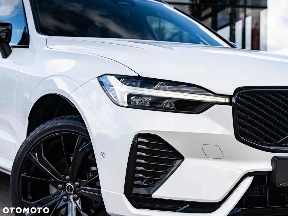 Volvo XC 60 B5 B AWD Plus Dark - 17