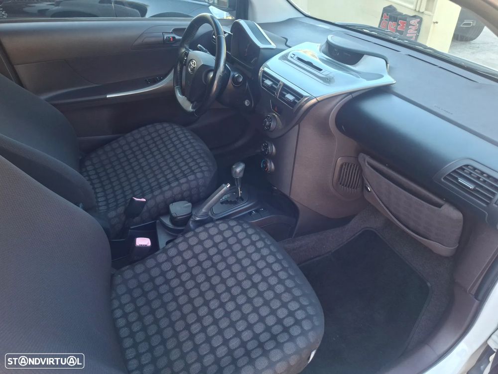 Toyota iQ 1.0 VVT-i 2 MultiDrive - 19