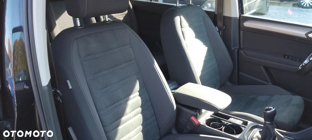 Volkswagen Touran 2.0 TDI SCR (BlueMotion Technology) Comfortline - 24