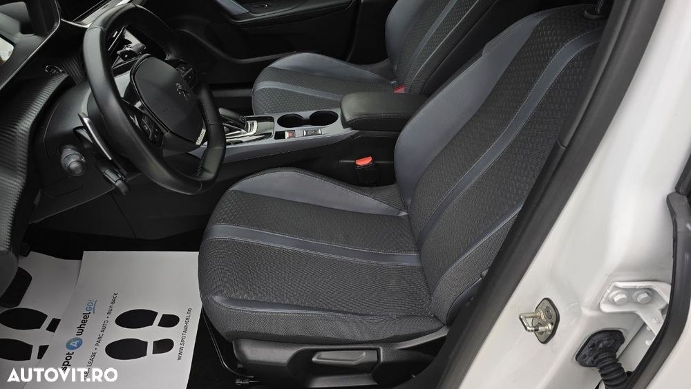 Peugeot 2008 1.5 BlueHDI STT EAT8 Allure - 12