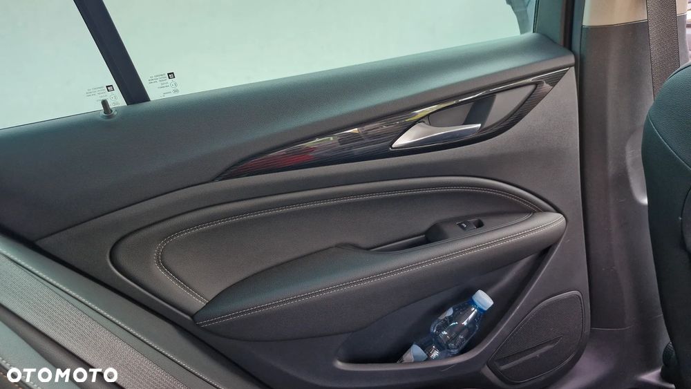 Opel Insignia - 17