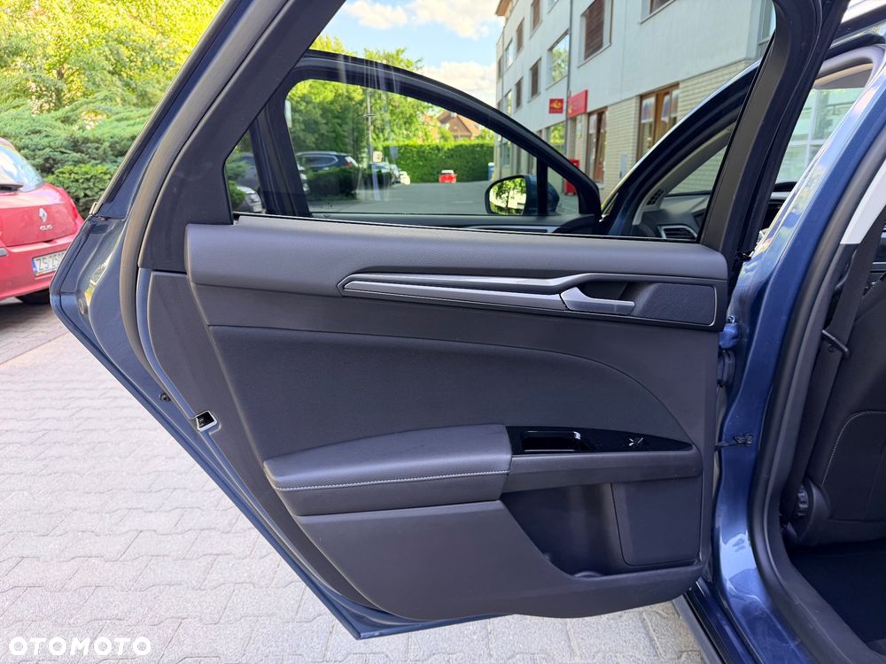 Ford Mondeo - 23