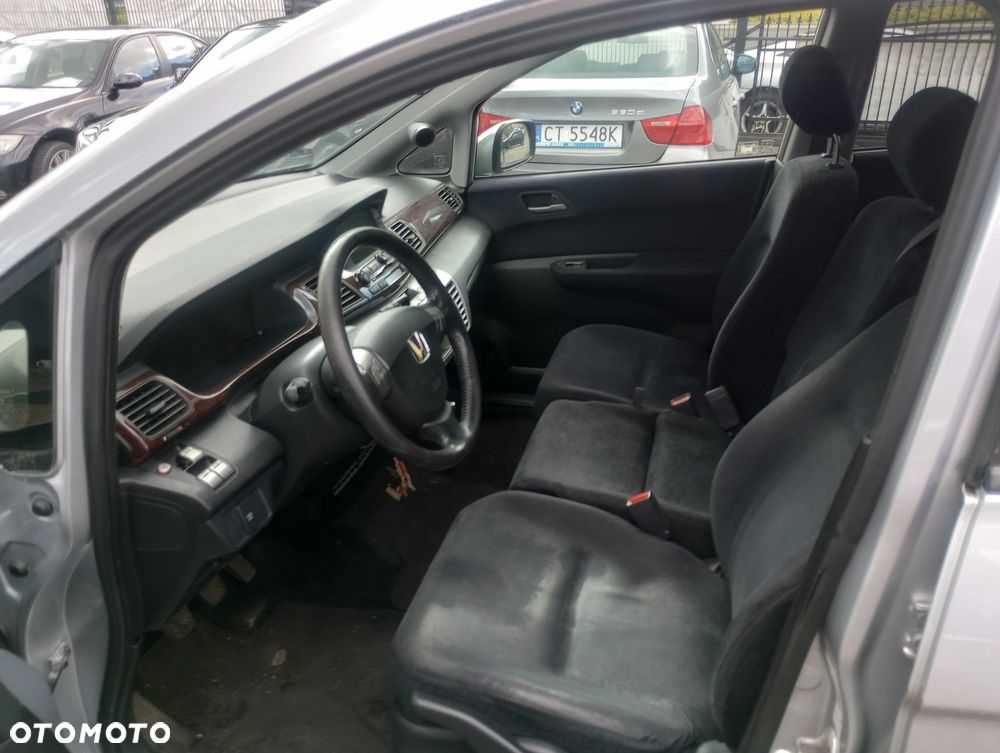 Honda FR-V - 4