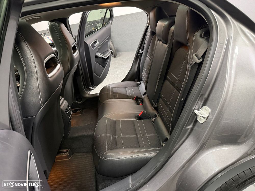 Mercedes-Benz GLA 180 CDI Urban - 18