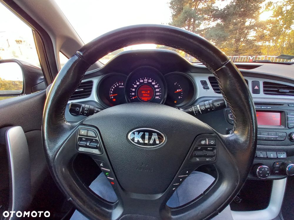Kia Ceed - 1