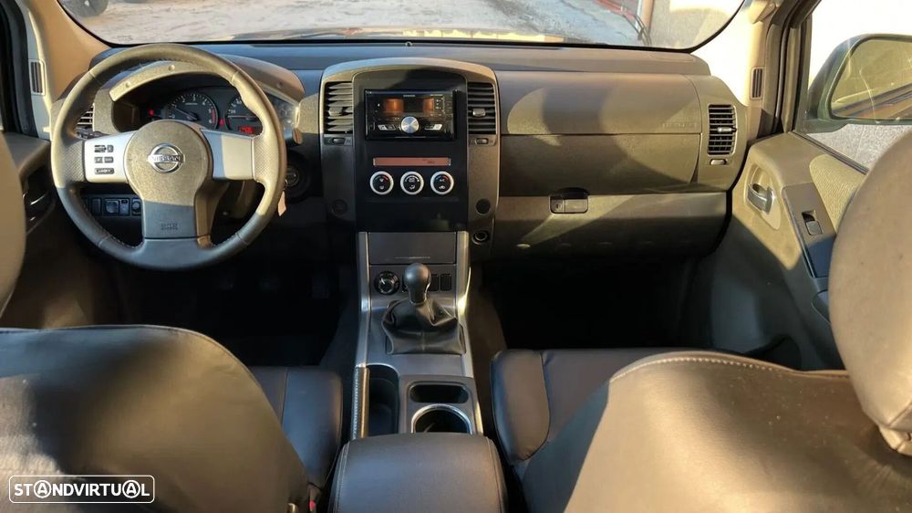 Nissan Navara 2.5 dCi CD Pilot Hi-Tech - 3