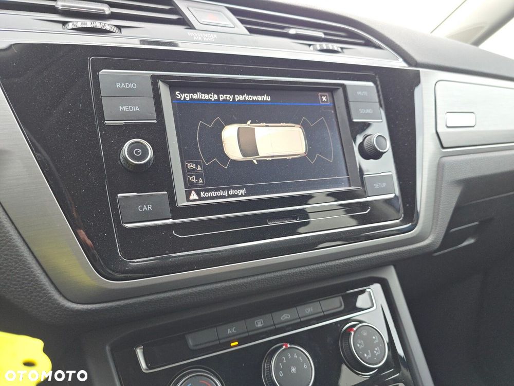 Volkswagen Touran - 15