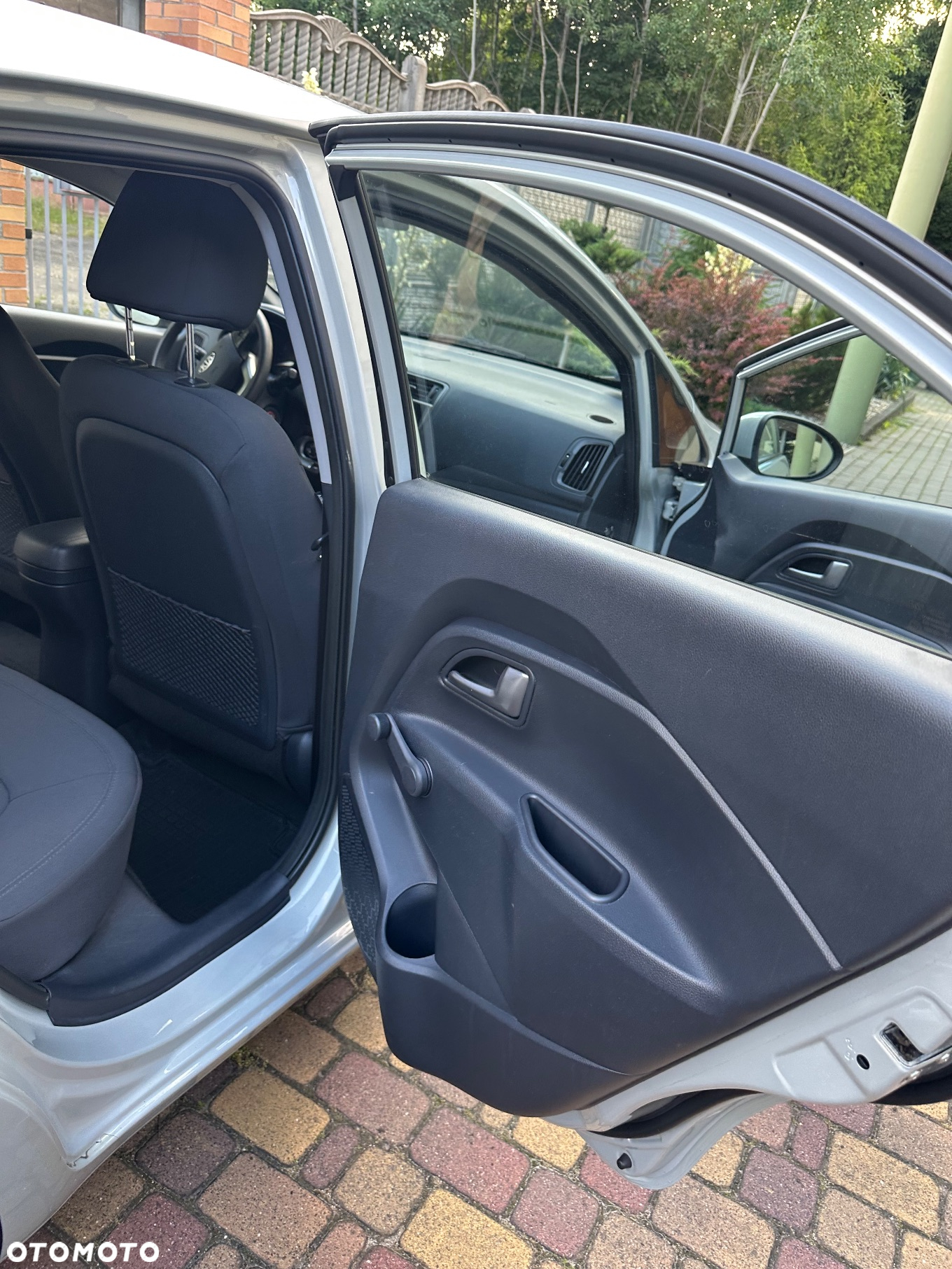 Kia Rio 1.2 L - 15